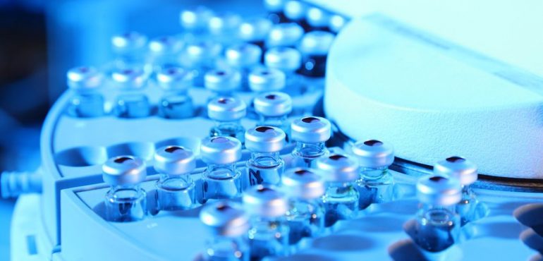 Biologists watch speciation in a laboratory flask